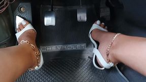 Pedal pumping with high heels (3)