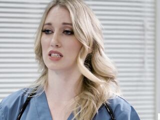 Hawt nurse assist out doctor