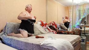 Stepmom with big tits and ass masturbates her pussy episode 3