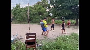 Gordinho espocando grand&atilde_o a c&eacute_u aberto