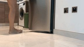 KYLIE INJURES HER TOES MANY TIMES - MP4 Mobile Version