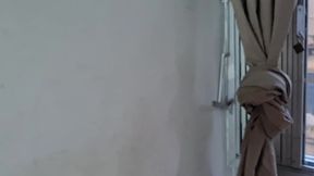minha amada deixou a chave com a vizinha para mim, quando eu fui buscar o marido da vizinha que me atendeu, mandou eu entrar e fudeu meu cu com aquele pauzao grande e grosso