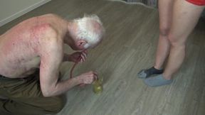 Sniff the fresh scent of the housekeepers' pee!