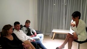 z b 30 , con mi hermanastra y uno de mis hijastros inventamos una terapia de grupo para hacer una orgia con dos vecinos de arriba , capitulo 30