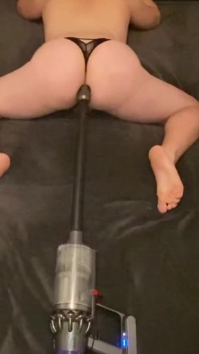 Huge bubble butt anal vacuum cleaner masturbation   Clip 1