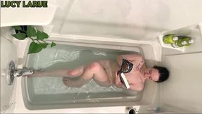 “reading 3 chapters to myself in the bath”