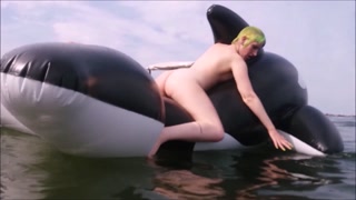 Lynn-Tonic ...rides inflatable Wale