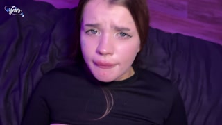 Hun slikkede hans nosser!!!!! Hun var ikke kun fucked, men også cum på hendes ansigt