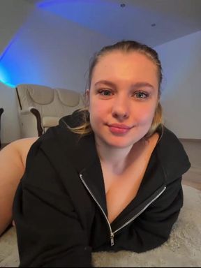 Close up fingering tight pussy with jucielussie
