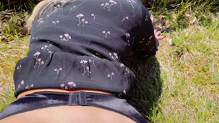 Moment interdit dans une propriété privée avec Chloé Duval