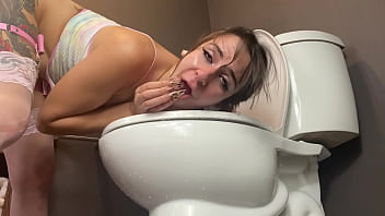 My Housekeeper is A Toilet Slut?!