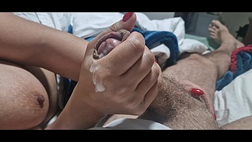 Mamada casera...Despierta con la verga dura y se la como hasta hacerlo correr