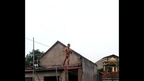 Thanh ni&ecirc_n khỏa th&acirc_n nghịch d&acirc_y điện muốn tự s&aacute_t
