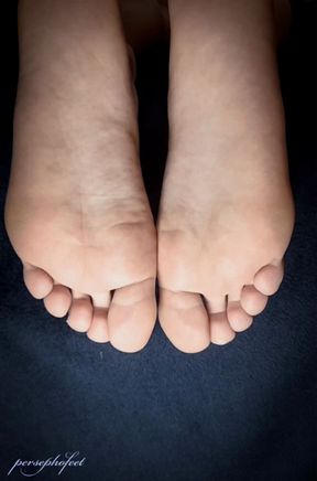 1 full minute of me wiggling my pink toes right in your face 🖤