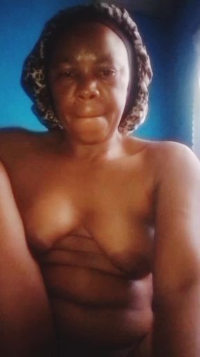 African Stepmom Who Masturbate Everyday,and Send Me Videos to Upload