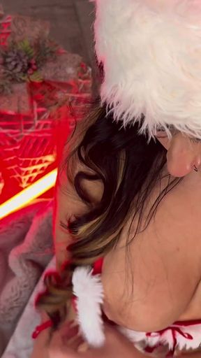 Aaliyah Yasin Gets a Big Christmas Facial