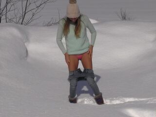 Winter Pee of Katya Clover
