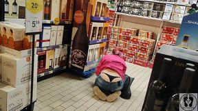 crazy rebeca addams in jeans buttcrack at the supermarket