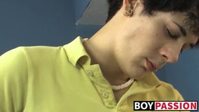 Emo twinks Lexx Jammer and Roxy Red doggystyle drilling