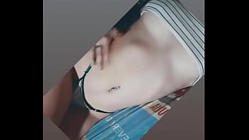 Sola y aburrida en casa, alguien que venga a verme?!