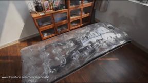 The ultra-tight pressure of a PVC vacuum bed