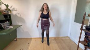 be ready for her strong kicking mo