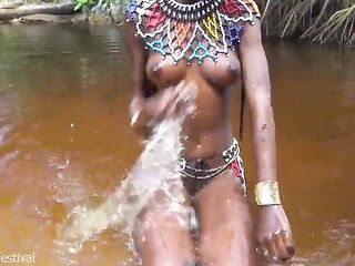 Zulu tribe gal with fantastic ideal bazookas