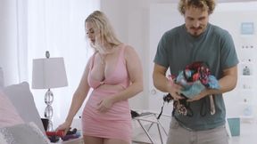 Hot fuck of curvy bitch with big cock ended with cumshot