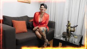 fanatico viene a ver como se filma un video y lo hago chuparme la concha mientras esperamos empezar a filmar