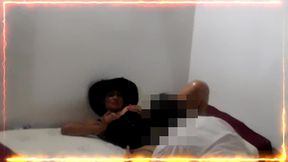 fanatico viene a ver como se filma un video y lo hago chuparme la concha mientras esperamos empezar a filmar