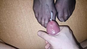 Cumming On Nylons