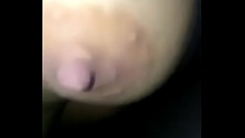 Metiendose los dedos