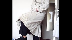 Nylonjunge - Exhibitionist Klamottenanprobe