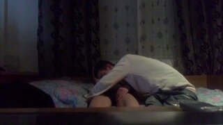 UN GAY CHUPA EL PENE A UN MILITAR