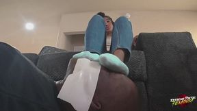 Goddess Cherry: Embrace the Stench of My Smelly Ebony Feet - Low View