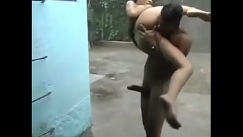 BajoLaLluvia