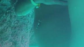 FINGERING MYSELF IN A CAVE!