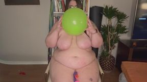 BBW blows up and pops balloons while she rides