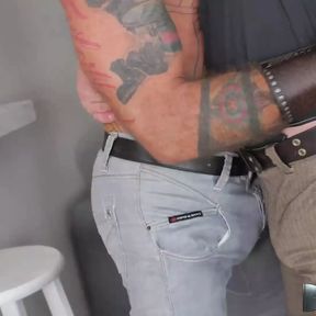 BAREBACKTHATHOLE Tattooed Hunk Ray Dalton Fucked By T Wilcox