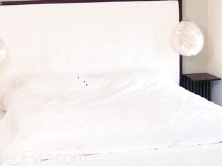 Big Natural Titties and Butt: Indica Flower Behind the Scenes