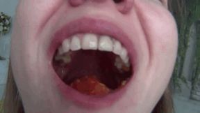 M feeding girl with vegetables Ff