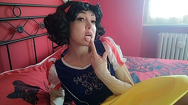 burpin brunette princess Snowhite (with Chantal Channel)