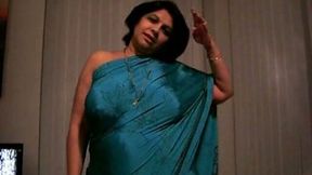 Mature Indian whore shows off her big tits and ass