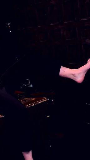 Eat Cum From Head Mistress Feet