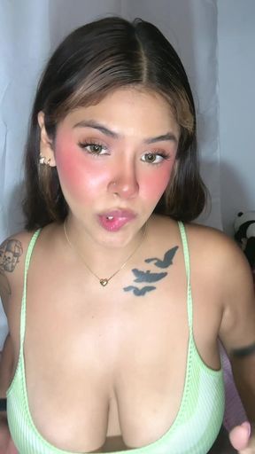 Big-titted onlyfan shows off her tits