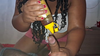 Crente safada chupando pau do pastor com mel ungido