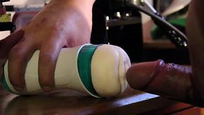 chileno con juguete HD