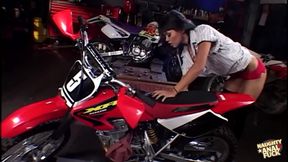 Double penetration and a pair of facials get Dana Vespoli off very quickly