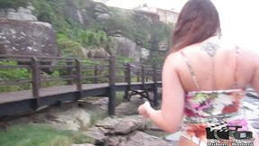 atriz manu fox desafia a natureza e fica peladinha na cama anchieta praia.