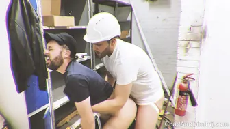 Vintage 80s Builder Bareback Fuck with Dominant Top